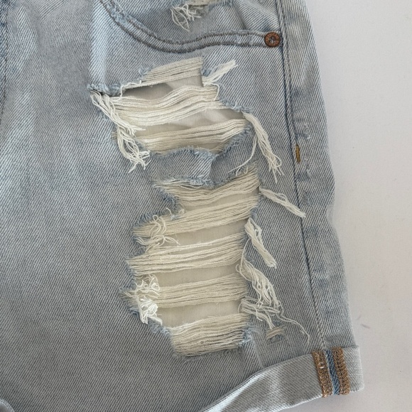 NWT American Eagle Outfitters Women's Light Denim Distressed Jean Shorts - Picture 6 of 10